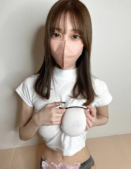 Yashiro Mio model naked images