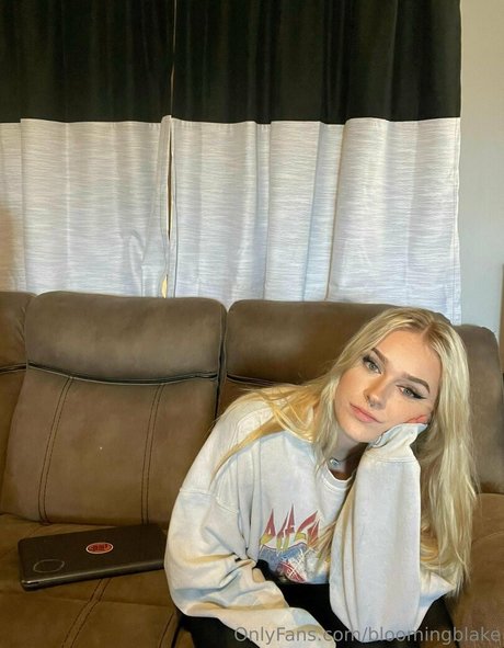 bloomingblake hot model gallery