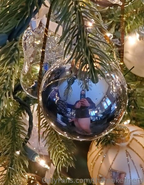 thatnakednerd hot actress pic