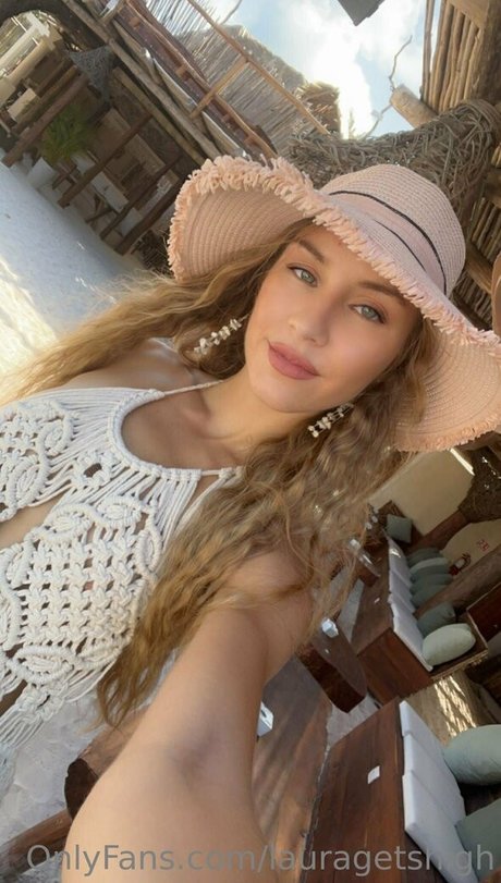 lauragetshigh pornstar erotic galleries