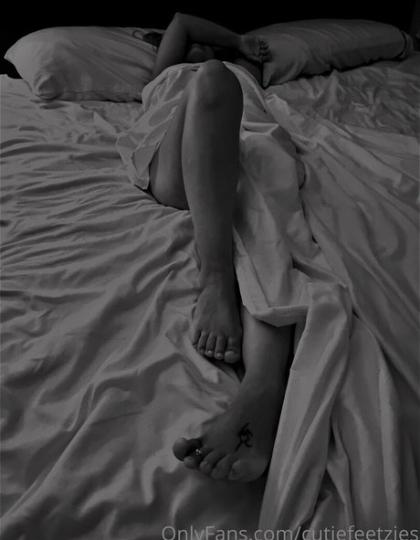 old young lesbian onlyfans sexy nude gallery