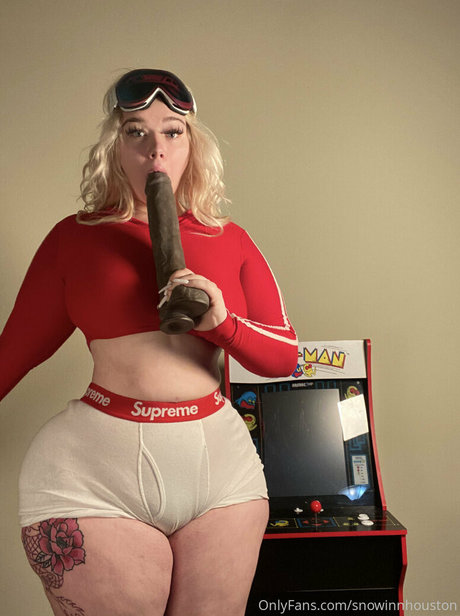 snowinnhouston erotic actress pic