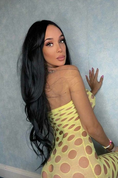 Latex temptress high quality model picture