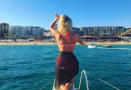 Veronika Dash model erotic img