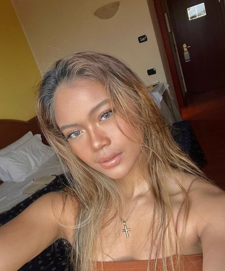 Bianca Bustamante star photos