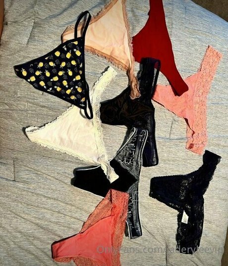 skinny brunette onlyfans best photos