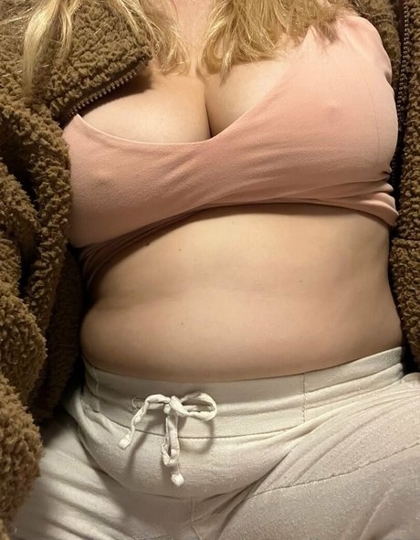 ryliehazefeedee erotic model image