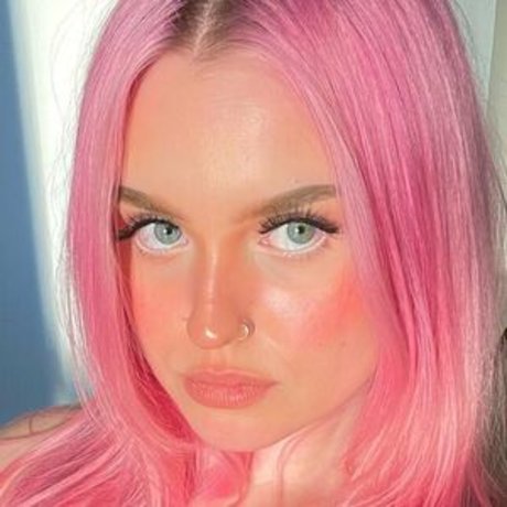 Sweetest Kiwi model sexy picture