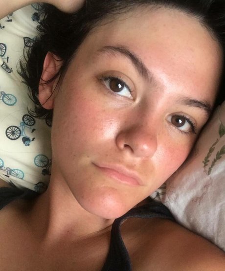 Alex Luciano exclusive actress pictures