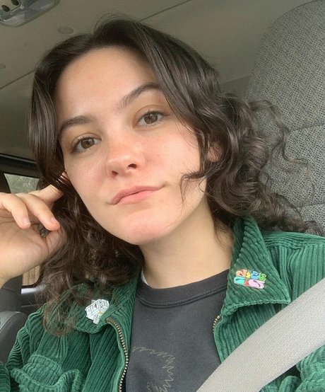 Alex Luciano beautiful actress photo