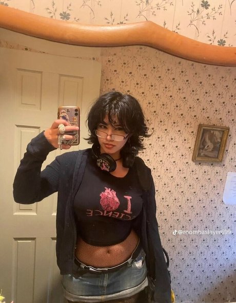 Roombaslayer69 sexy pornstar gallery