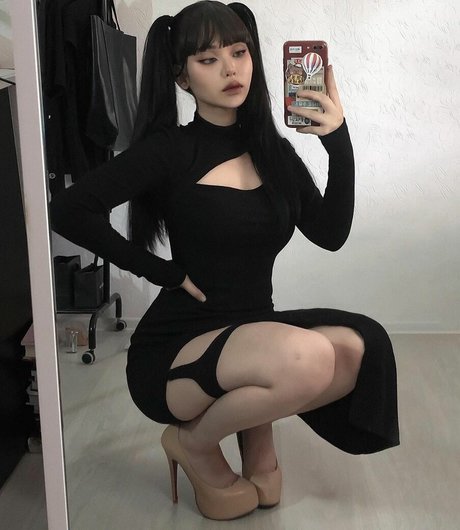 Wisexnja model erotic photos