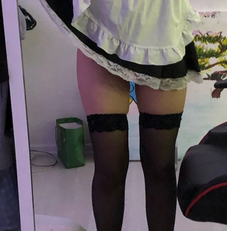 Wisexnja model hot photo