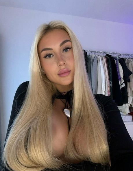 Antonia Rot model nude pictures