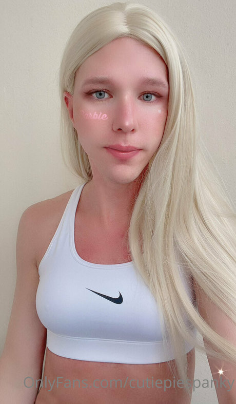 emiliaxsweden pretty pornstar pics