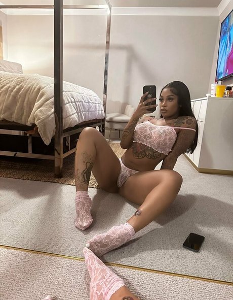 iampree star nudes archive