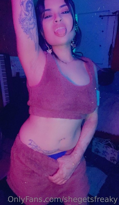 shegetsfreaky erotic pornstar pic