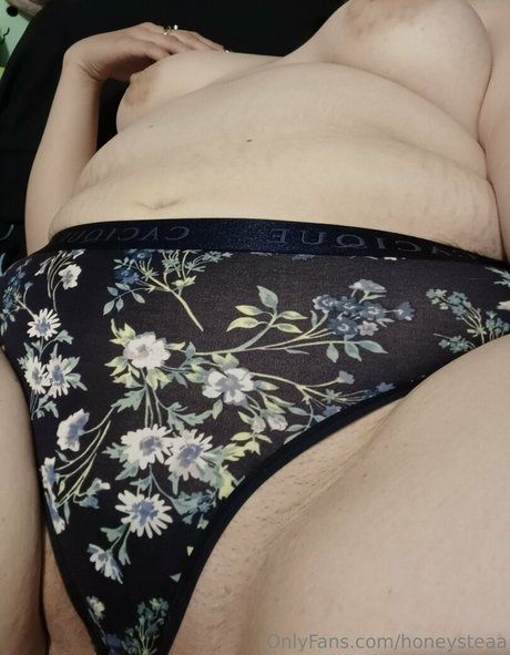 honeysteaa model hot pics