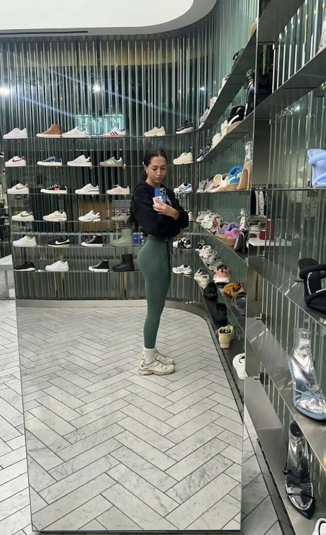 builtbybells model high quality images