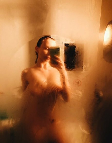 Annie Kinshova free star img