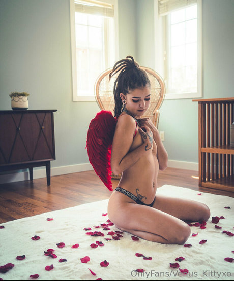 petite skinny onlyfans art nude pic