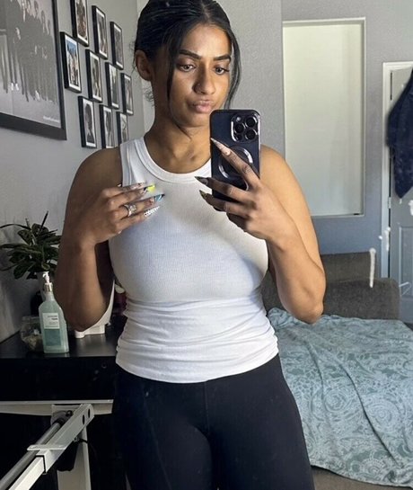 MzKora nice model gallery