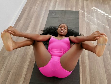 freetwerk nude star archive