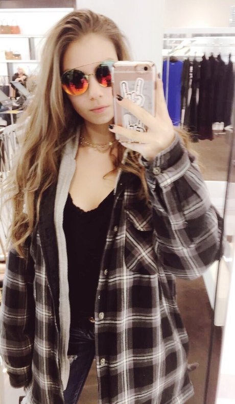 Elena Lukin model naked img