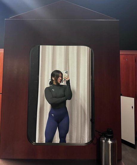 MsDumpling_ exclusive model images