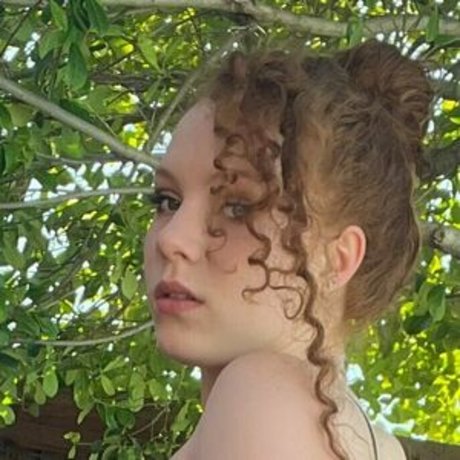 mynamesnotseven model exclusive photo