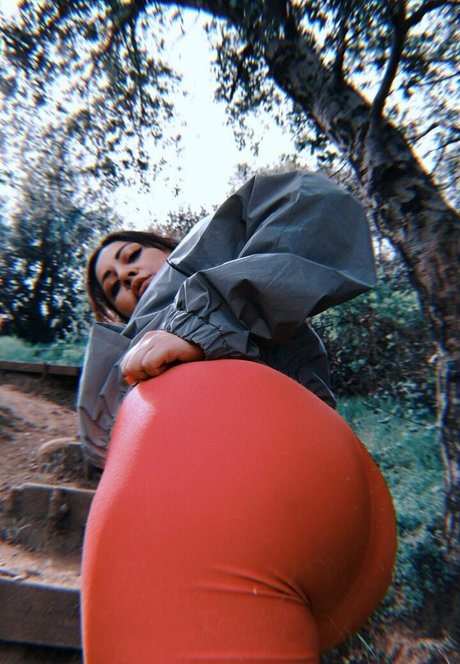 honeyxxxbearr model erotic image