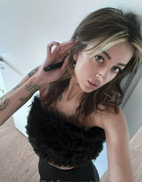 mianextdooor star beautiful image