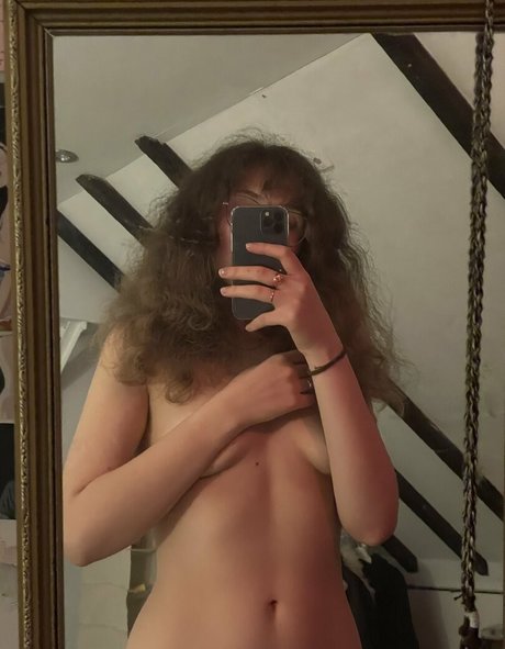 come lay with adile model pornographic galleries