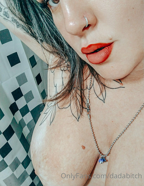 dadabitch star naked pic