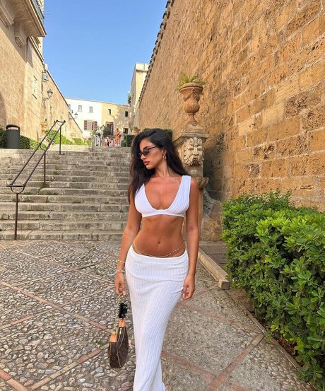 Jessica Bader adult actress gallery