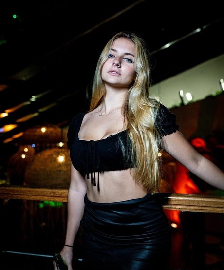 Julie Remoissenet model xxx picture