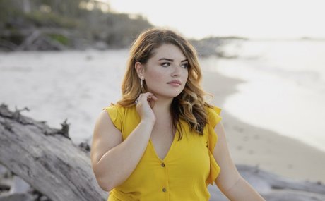 Alondra Larson model adult picture