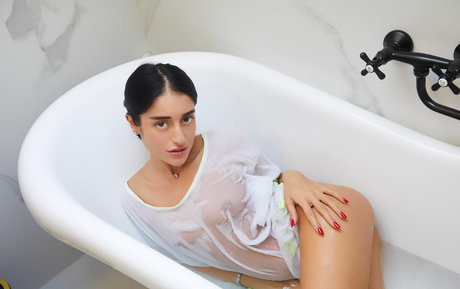 Laia model perfect gallery