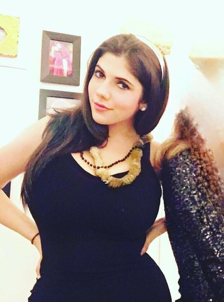 chubby babe onlyfans exclusive pics