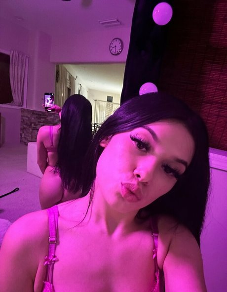 asian lesbian onlyfans sexy pictures