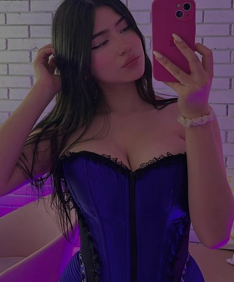 venus tay1 sex star photo