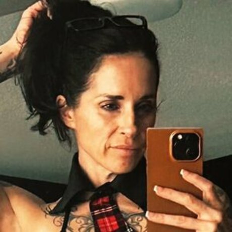 Leigh Wolfe top actress images