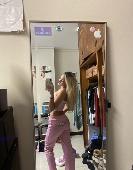 Ava Alfaro pretty star gallery