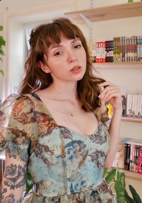 Qcknd star naked photo