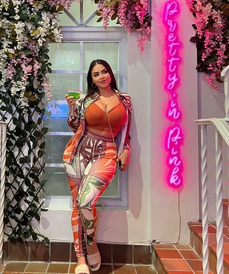 latina shemale onlyfans pretty pics