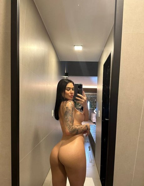 Clara Dal col model sexy image