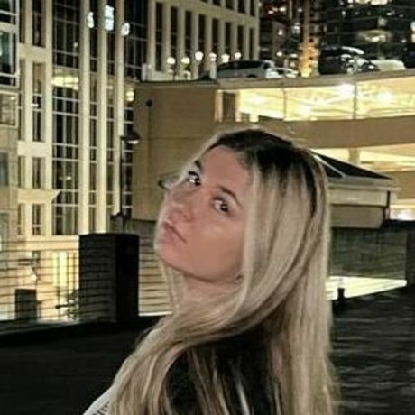 Simplylindzz free actress gallery