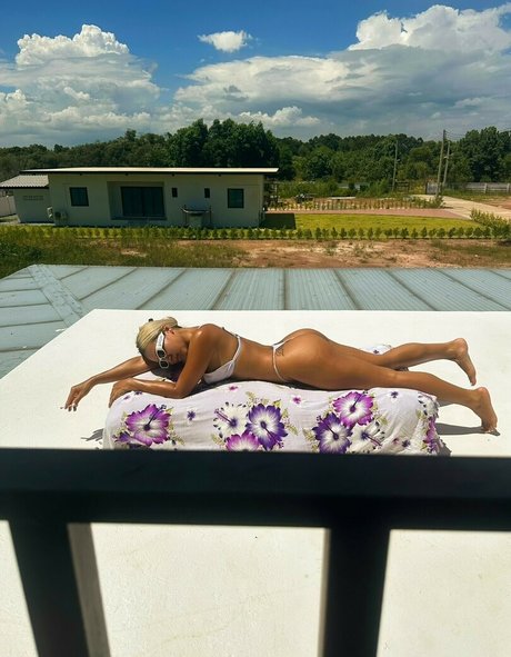 sashastoneasia nudes actress pic