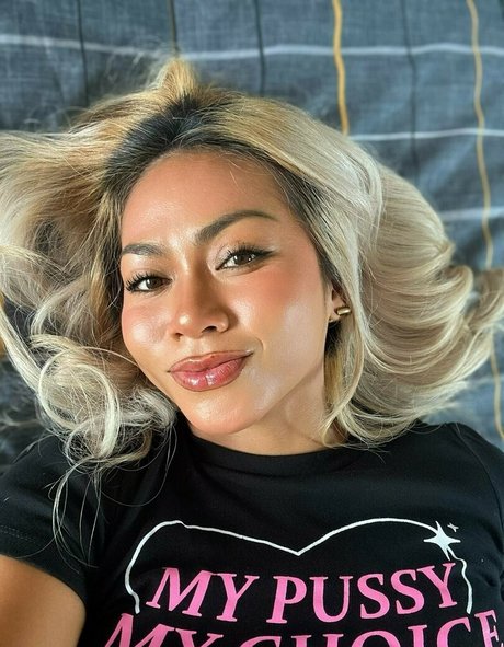 sashastoneasia pretty model picture