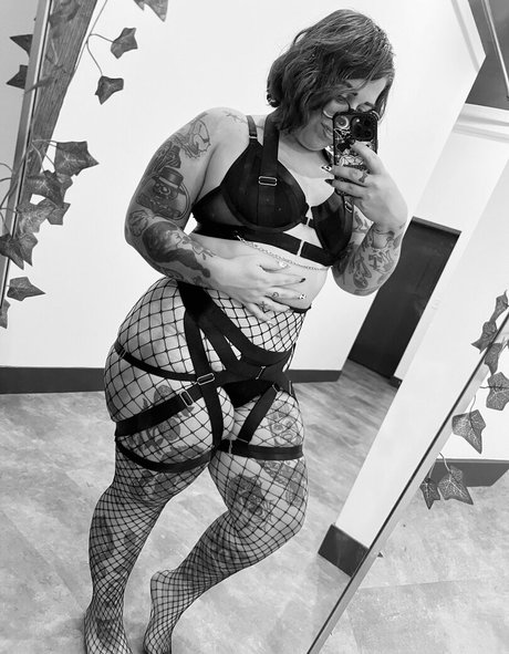 Stepstool Sarah model sexy pics